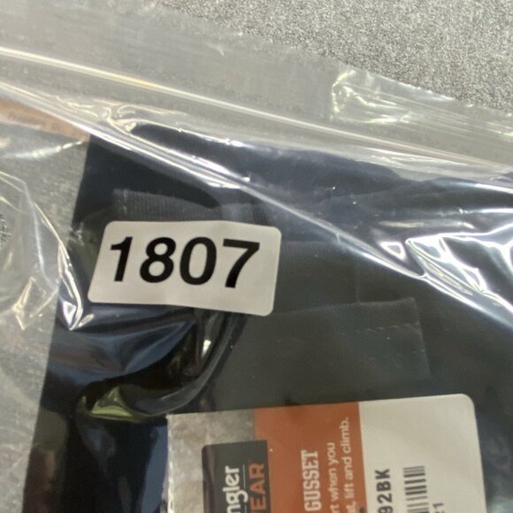 Wrangler Workwear Shorts Mens 36 x 12 Black Plain Front Inseam GusseI Sturdy - Picture 9 of 9